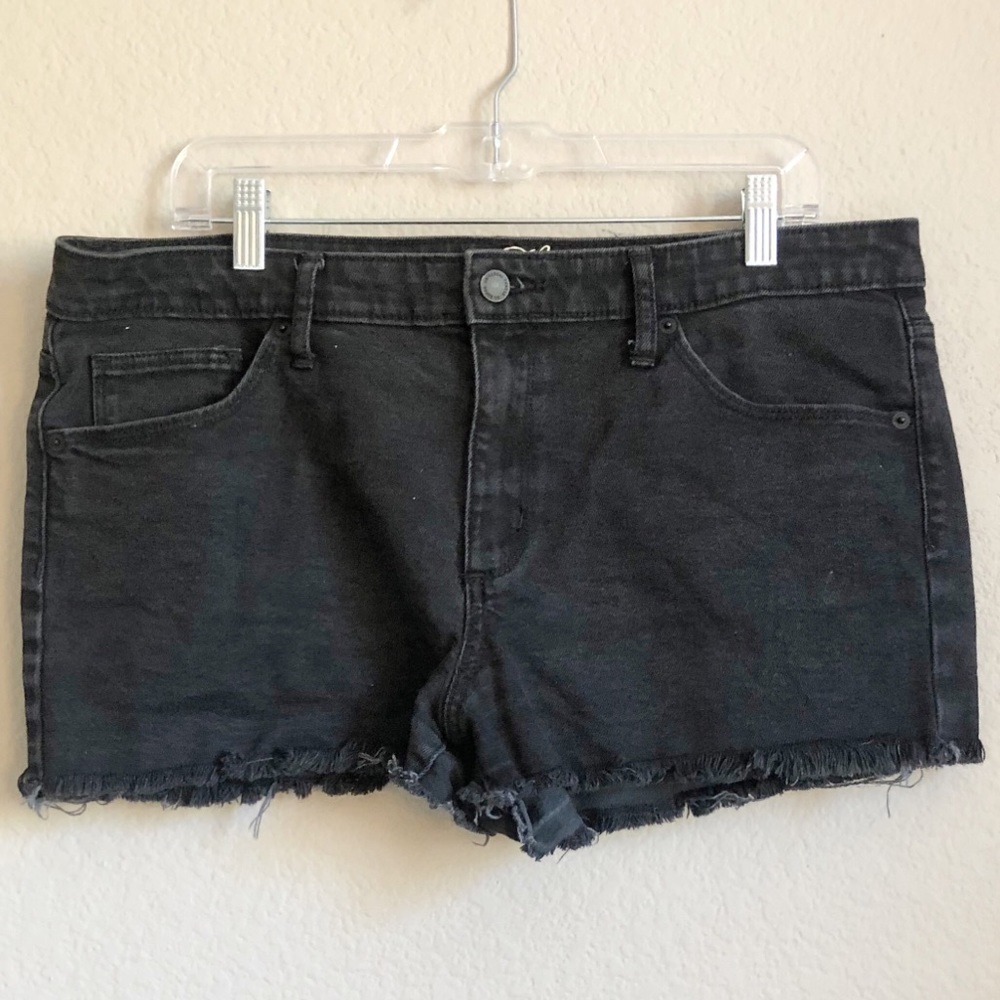 Universal Thread Black High-Rise Shortie Shorts 16